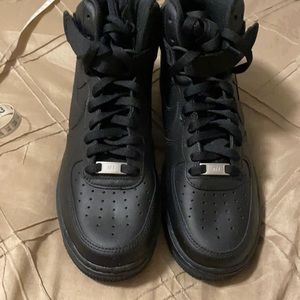 New Black Airforce 1’s